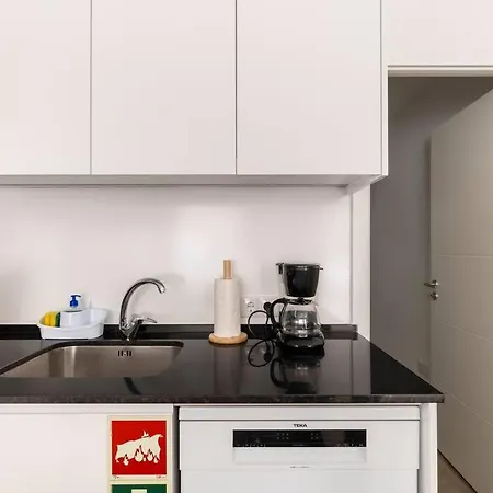 Cozy And Modern Flat In * Lisboa