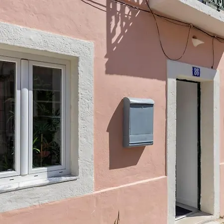 Cozy And Modern Flat In Daire Lisboa
