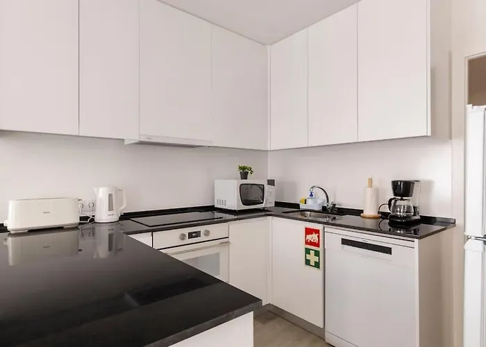 Cozy And Modern Flat In *