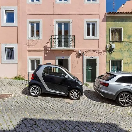 Cozy And Modern Flat In