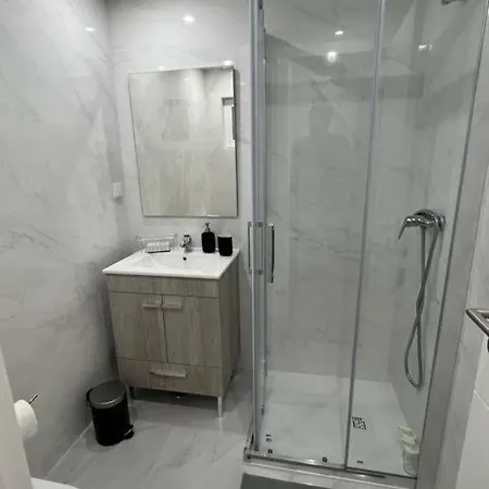 Cozy And Modern Flat In アパート