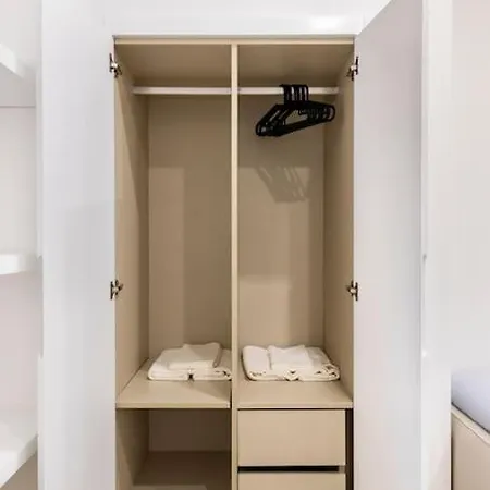 Cozy And Modern Flat In アパート