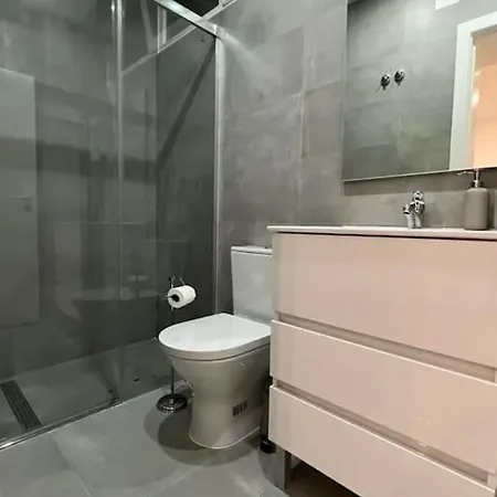 Cozy And Modern Flat In