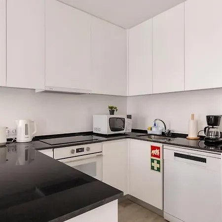 Cozy And Modern Flat In *